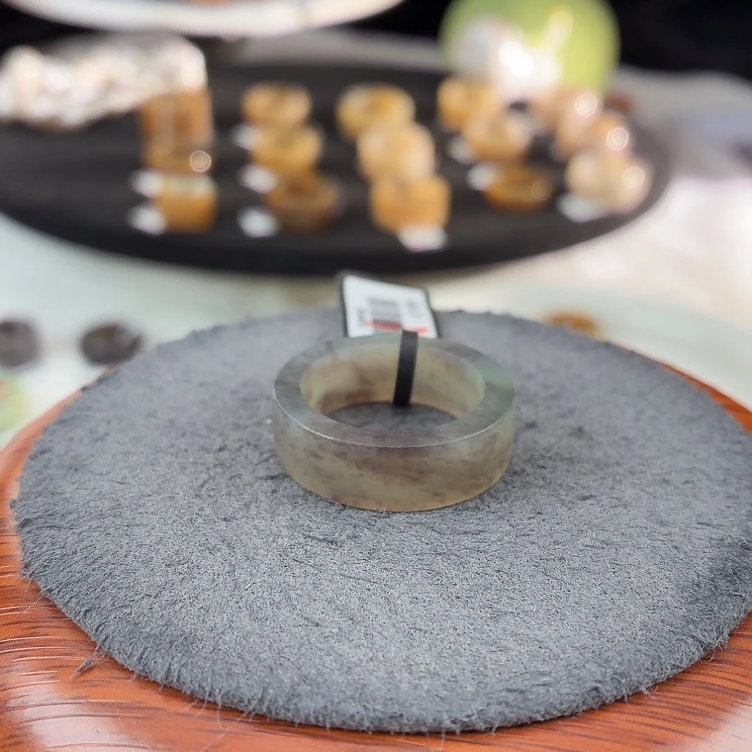 和田玉未镶嵌戒指b82飘紫直切18.8不退换