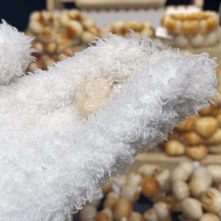 菩提根/象牙果手串4.20.38 布偶羊单颗微瑕