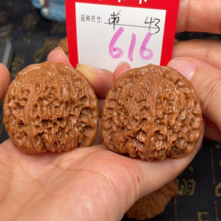 吊坠桃核文玩了吗