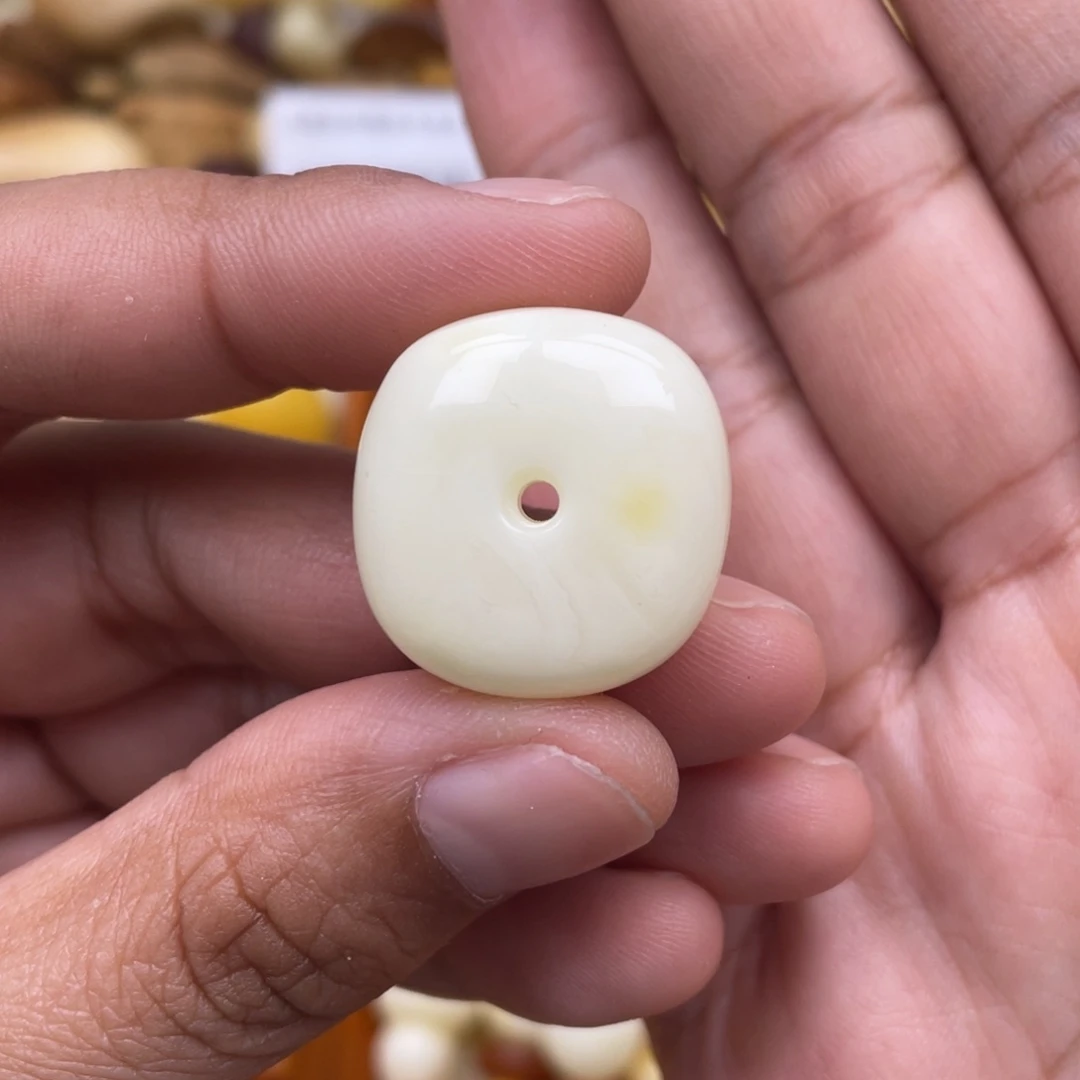 蜜蜡珠宝奇石未镶嵌皮色 22.8