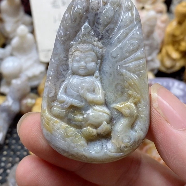 颈饰未镶嵌硅化珊瑚（珊瑚玉）