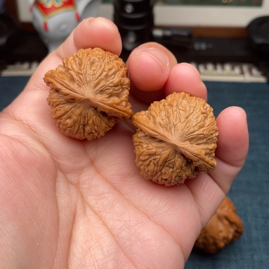 文玩核桃把件全品野生密纹35