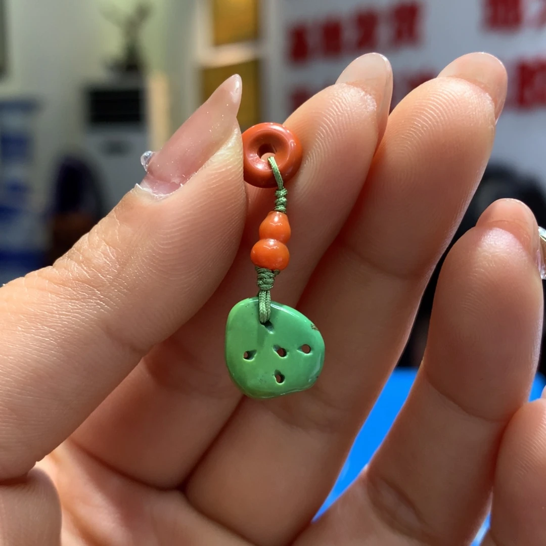 南红玛瑙配饰未镶嵌