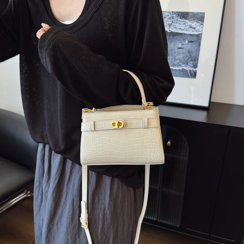 2025年新款潮流时尚单肩纯色包包小众设计简约斜挎百搭通勤凯莉包