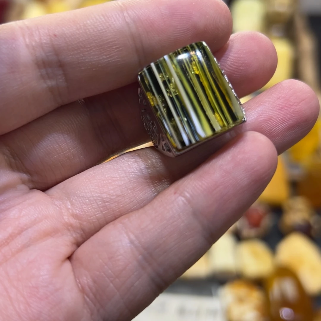 定制琥珀嘟***肉琥珀蜜蜡