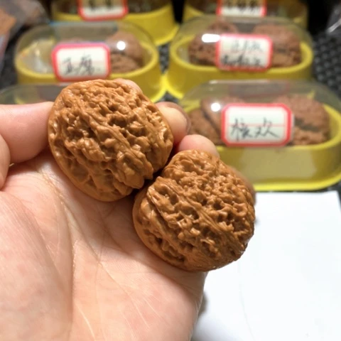 文玩核桃吊坠隋野生