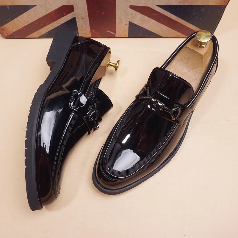 DMXUXM『设计风』轻松搭配~匠心制作~新款漆皮软底内增高休闲皮鞋男