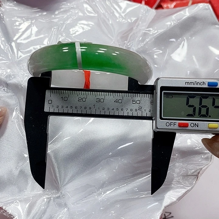 翡翠手镯未镶嵌98