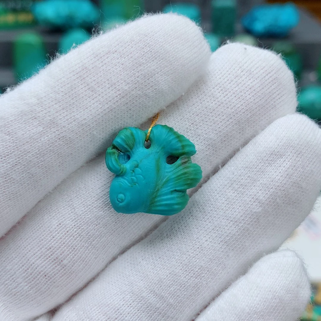 绿松石颈饰未镶嵌