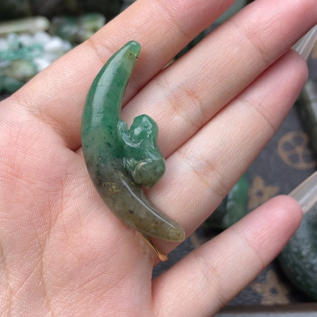 独山玉未镶嵌颈饰