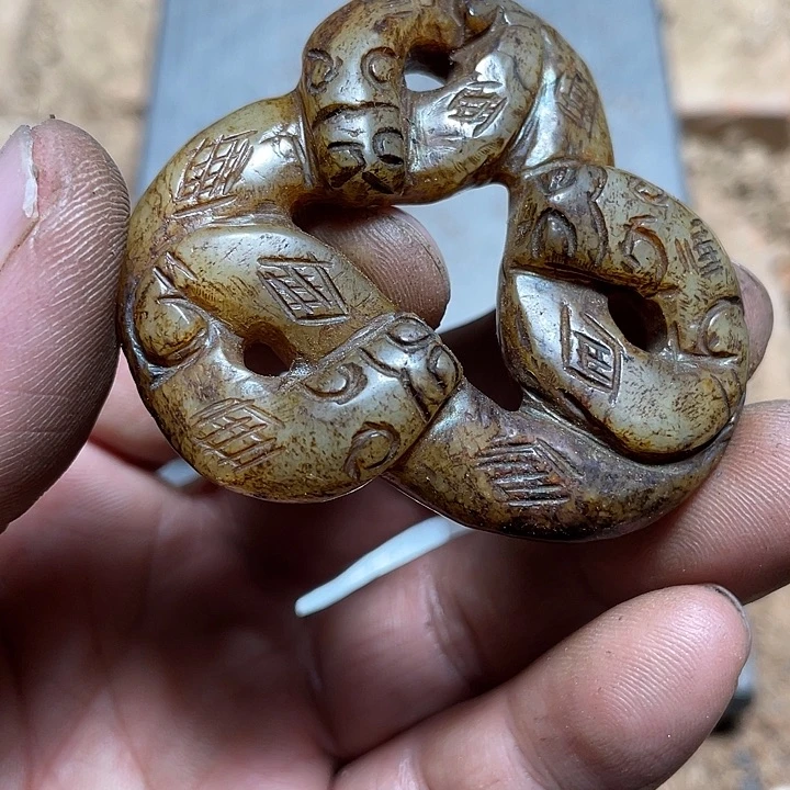 和田玉（糖玉）未镶嵌颈饰