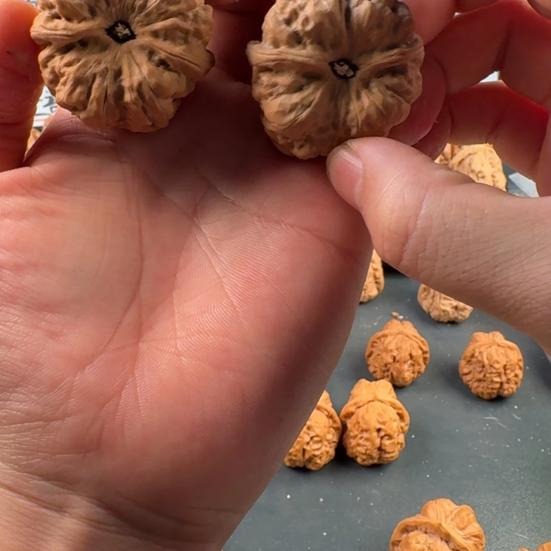 ****安文玩核桃吊坠蛤蟆的眼睛是真的好看啊我的天啊我的眼睛
