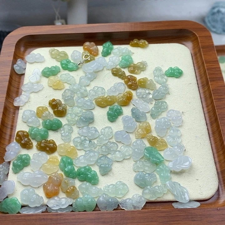 翡翠未镶嵌吊坠(不含链)金鱼任挑