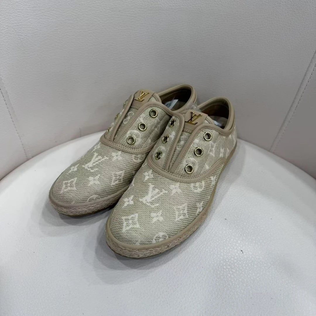 99新 LouisVuitton/路易威登 鞋子 尺码37.5