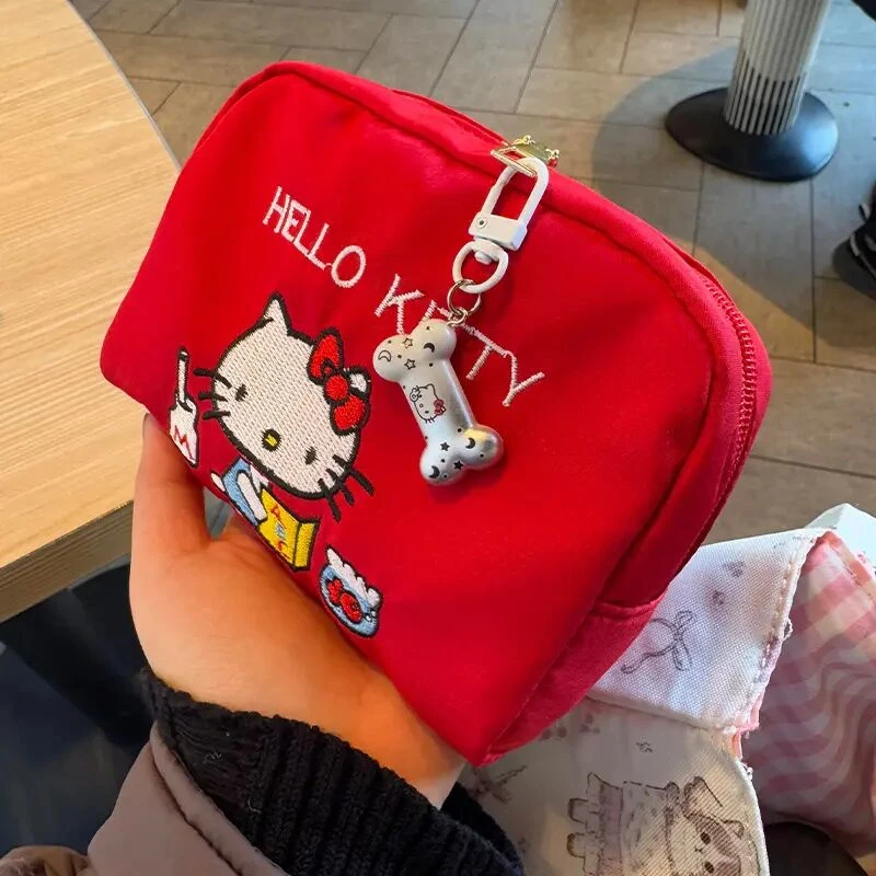 HelloKitty化妆包旅行便携零钱包可爱卡通收纳包三丽鸥刺绣新款LQ