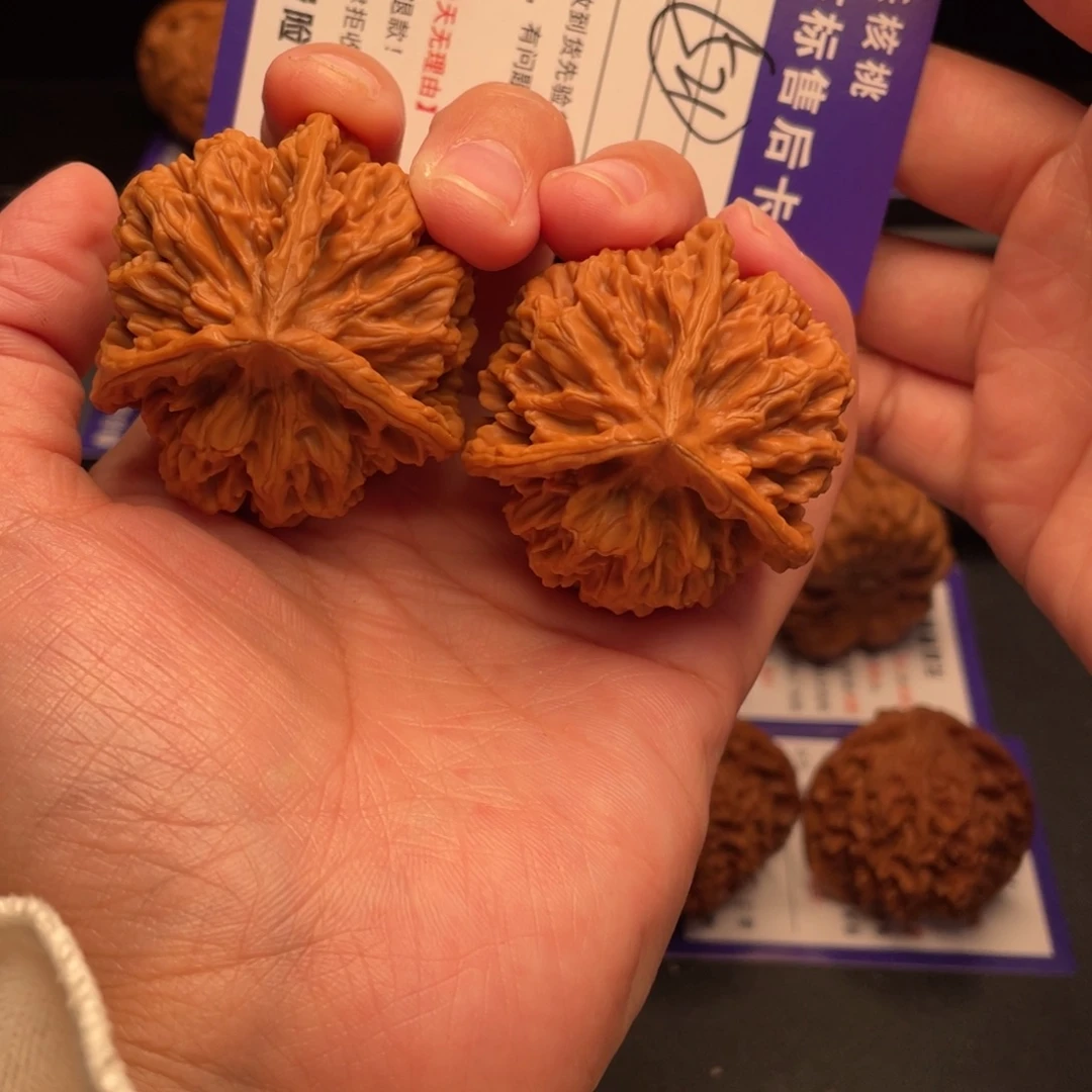 把件文玩核桃三棱44