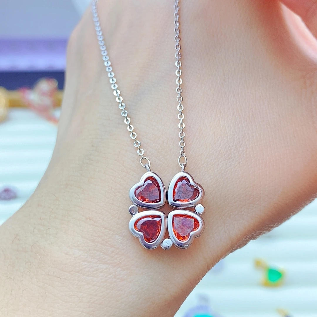 颈饰未镶嵌石榴石（芬达石）