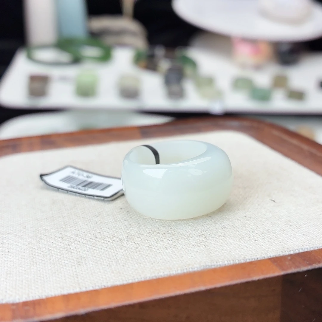 和田玉未镶嵌戒指c91俄白馒头17.4不退换