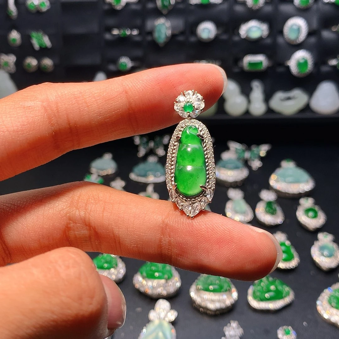 翡翠未镶嵌吊坠(不含链)