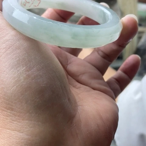 石英质玉手镯未镶嵌海***店加工定制