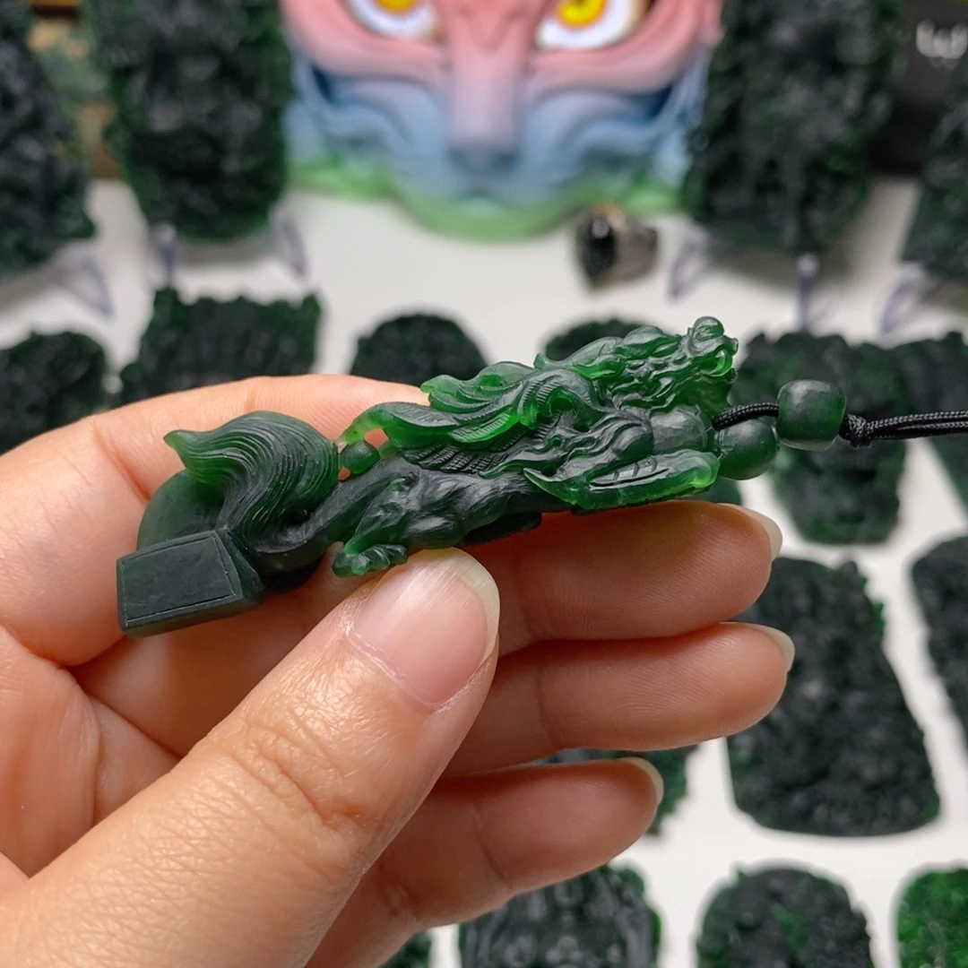 定制翡翠未镶嵌麒麟