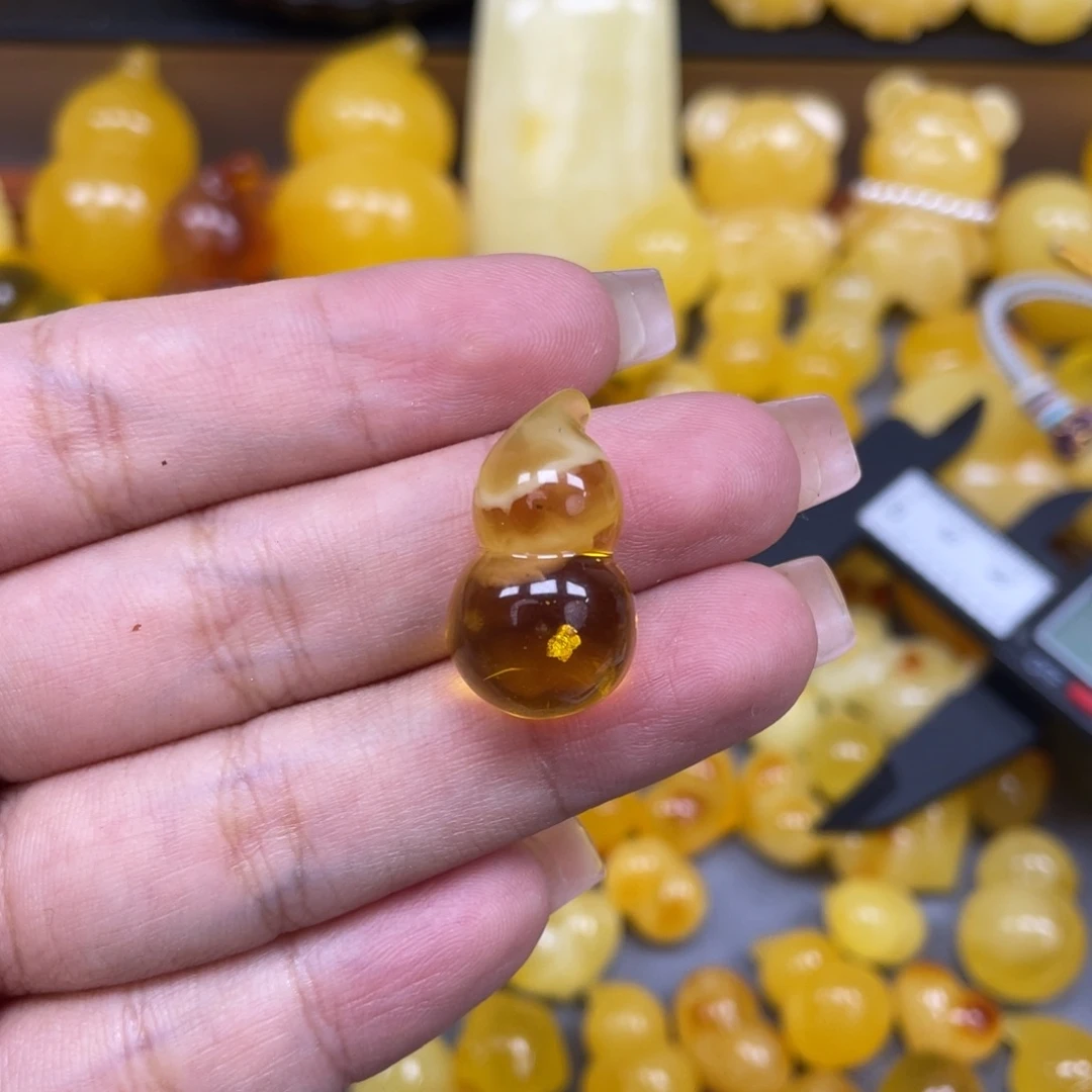 琥珀未镶嵌珠宝奇石