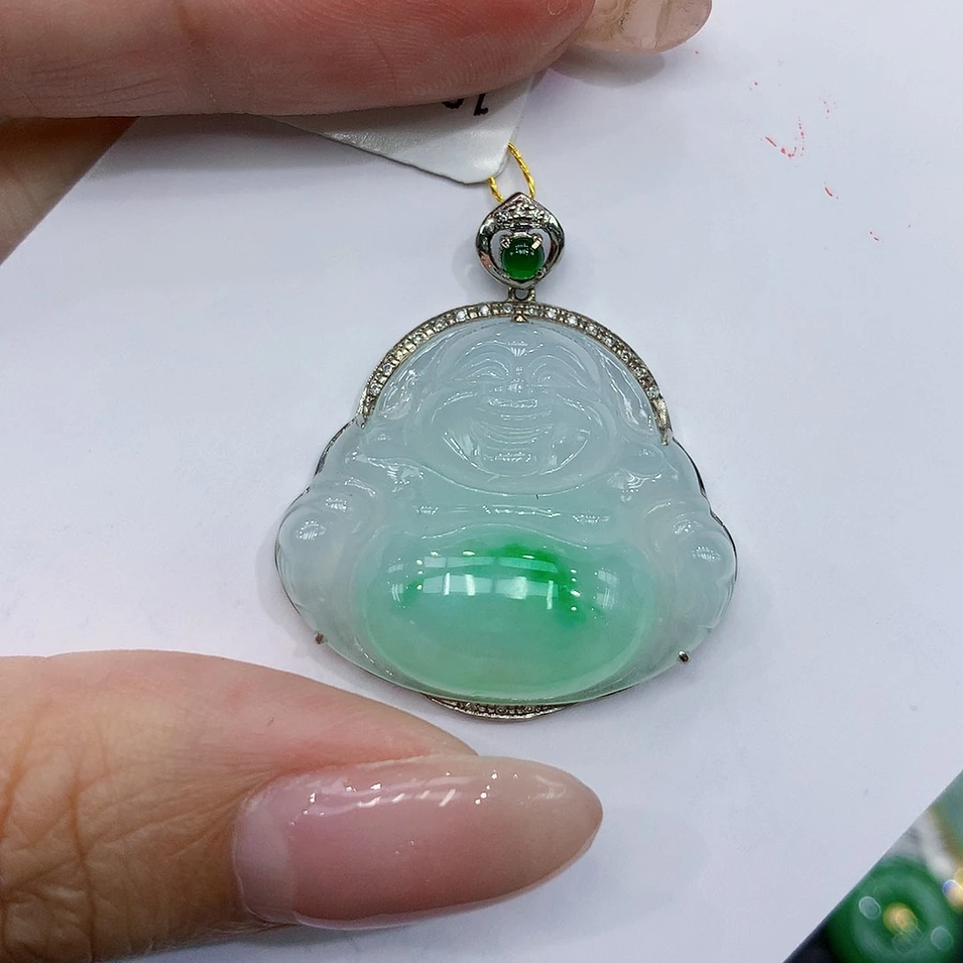 翡翠18K金镶嵌颈饰1111111