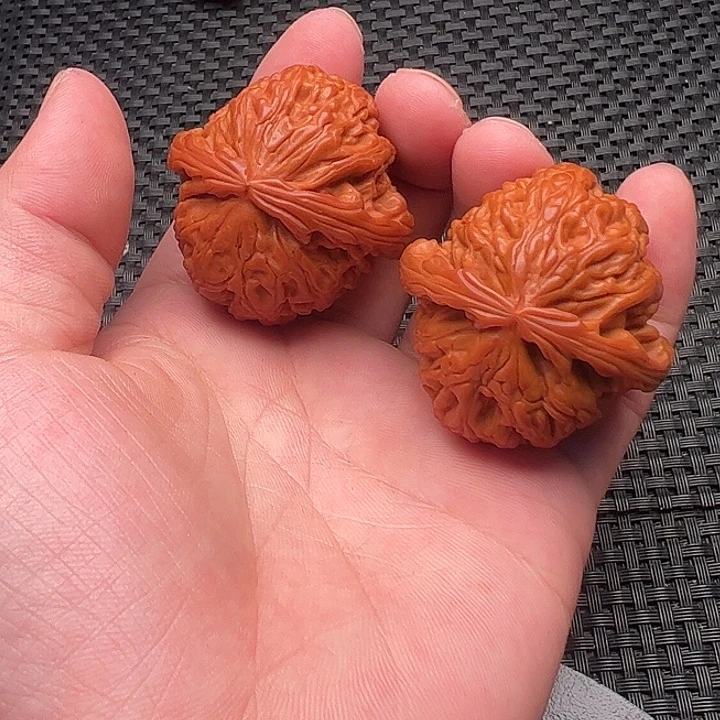 莫***狂把件文玩核桃白狮子