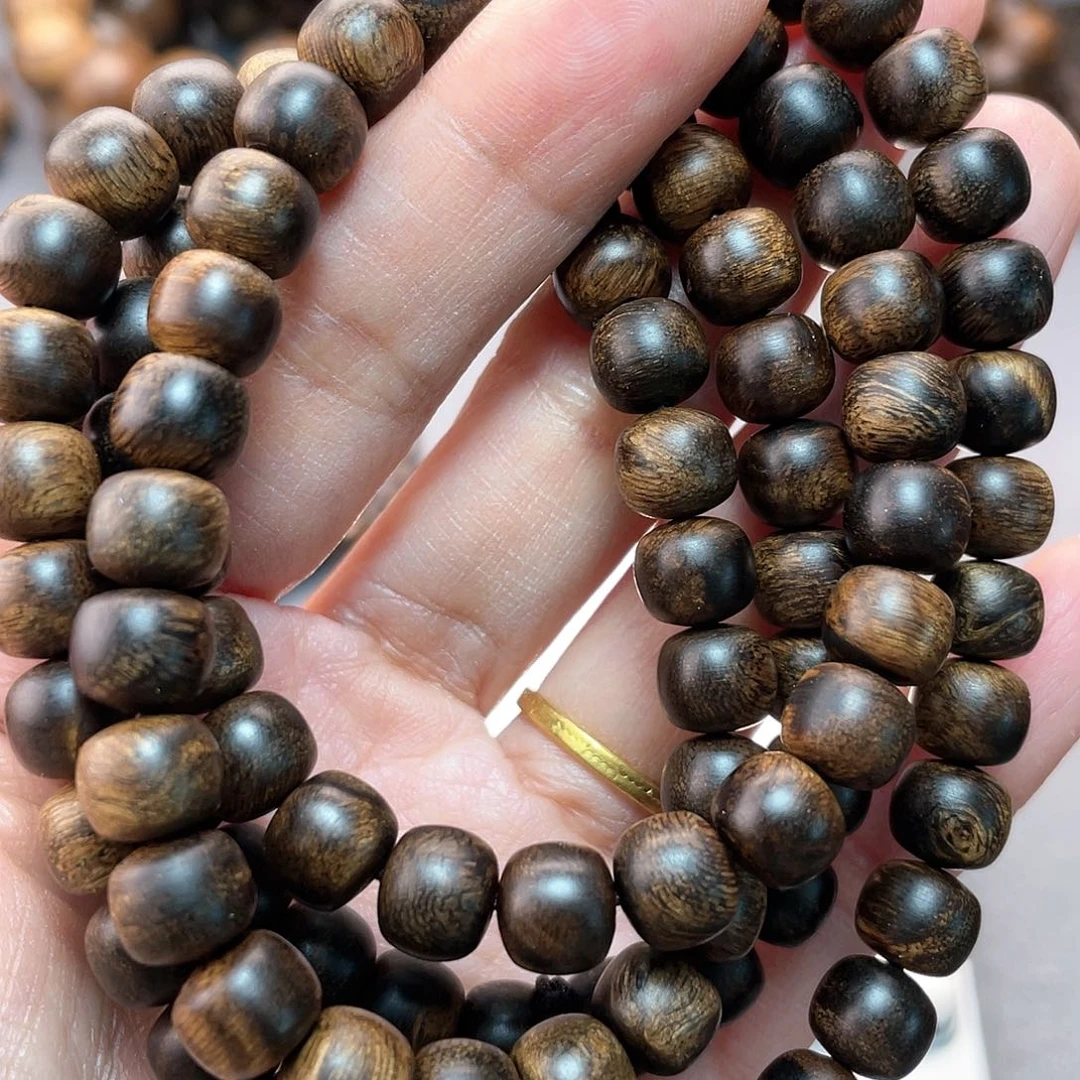 沉香手串白棋瘤疤0.8