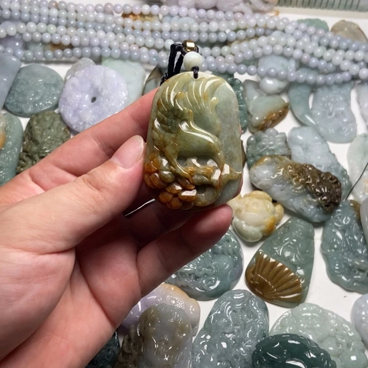 颈饰未镶嵌翡翠鹰牌69