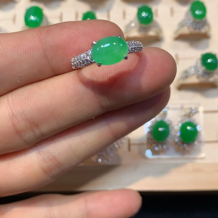 翡翠未镶嵌戒指翡翠戒指