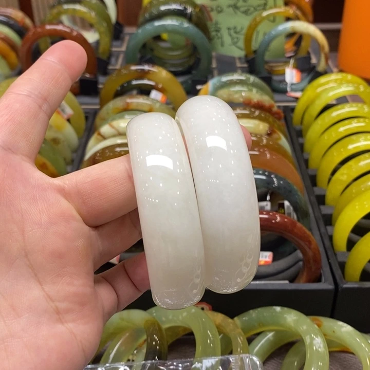 蛇纹石玉未镶嵌手镯安****y