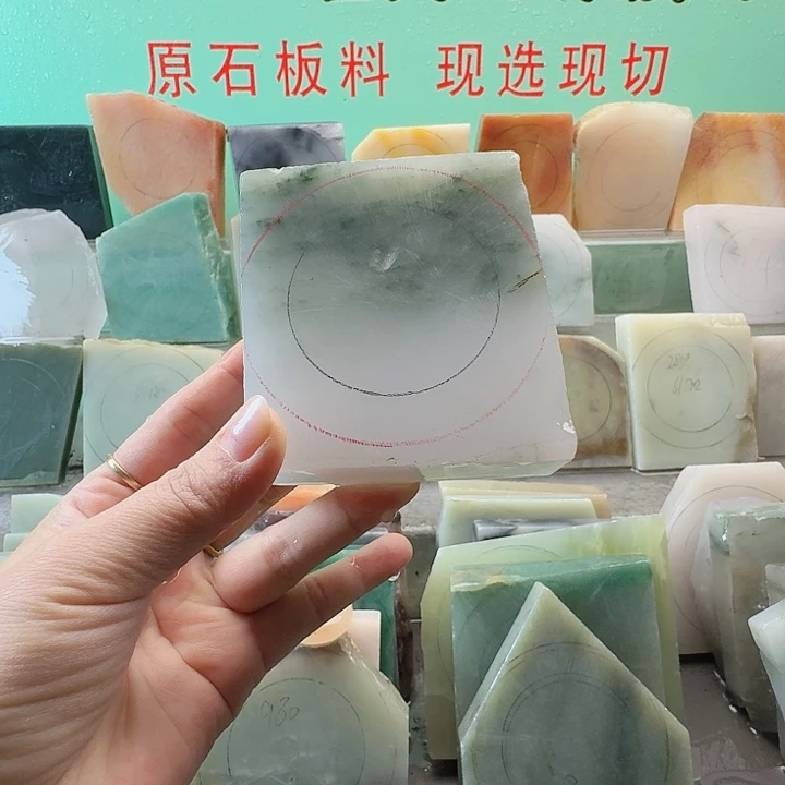 定制石英质玉（天山翠）手镯定制