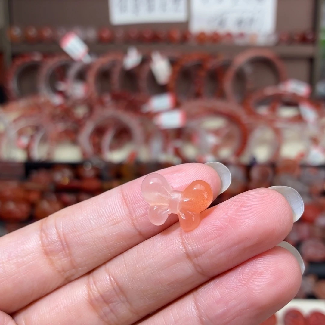 南红玛瑙未镶嵌颈饰蝴蝶结（横孔