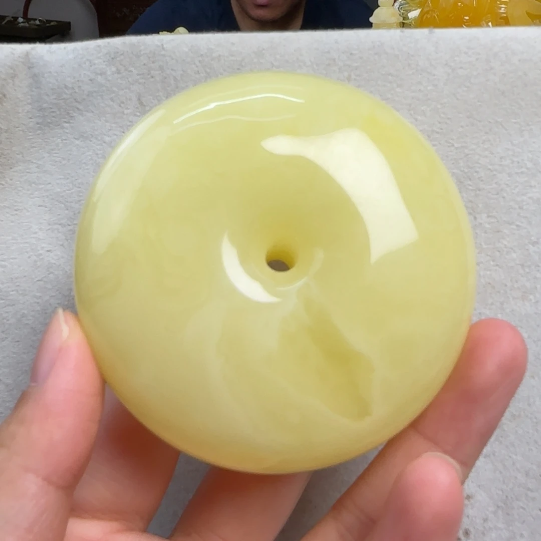 蜜蜡未镶嵌珠宝奇石