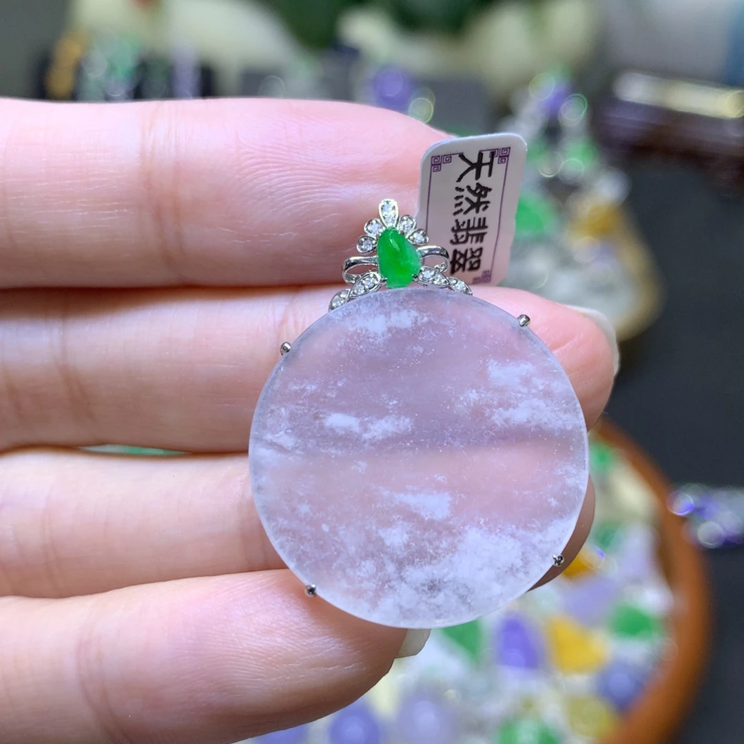 翡翠颈饰18K金镶嵌翡翠吊坠项链