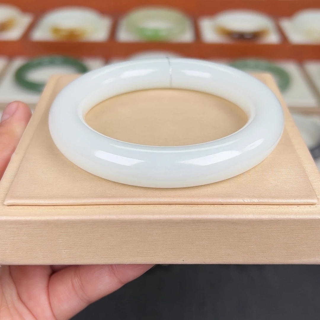 和田玉未镶嵌手镯白玉圆条