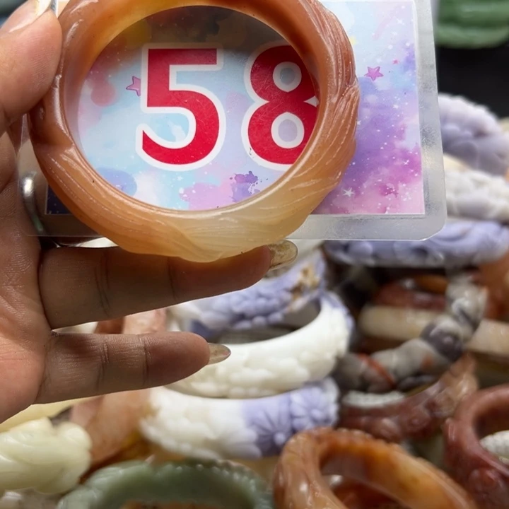 石英岩玉手镯未镶嵌