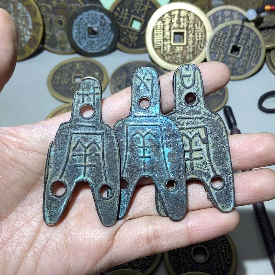 铜买二送一现代工艺品