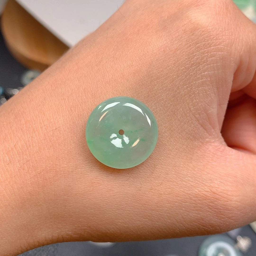 吊坠(赠链)未镶嵌翡翠