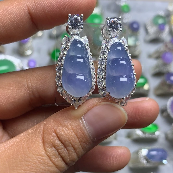 L***娜翡翠未镶嵌戒指铜托，卖裸石，需要二次镶嵌