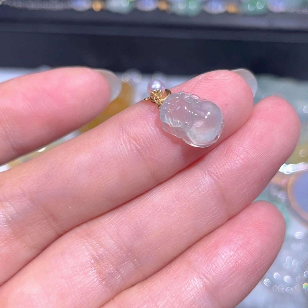 颈饰18K金镶嵌翡翠翡翠