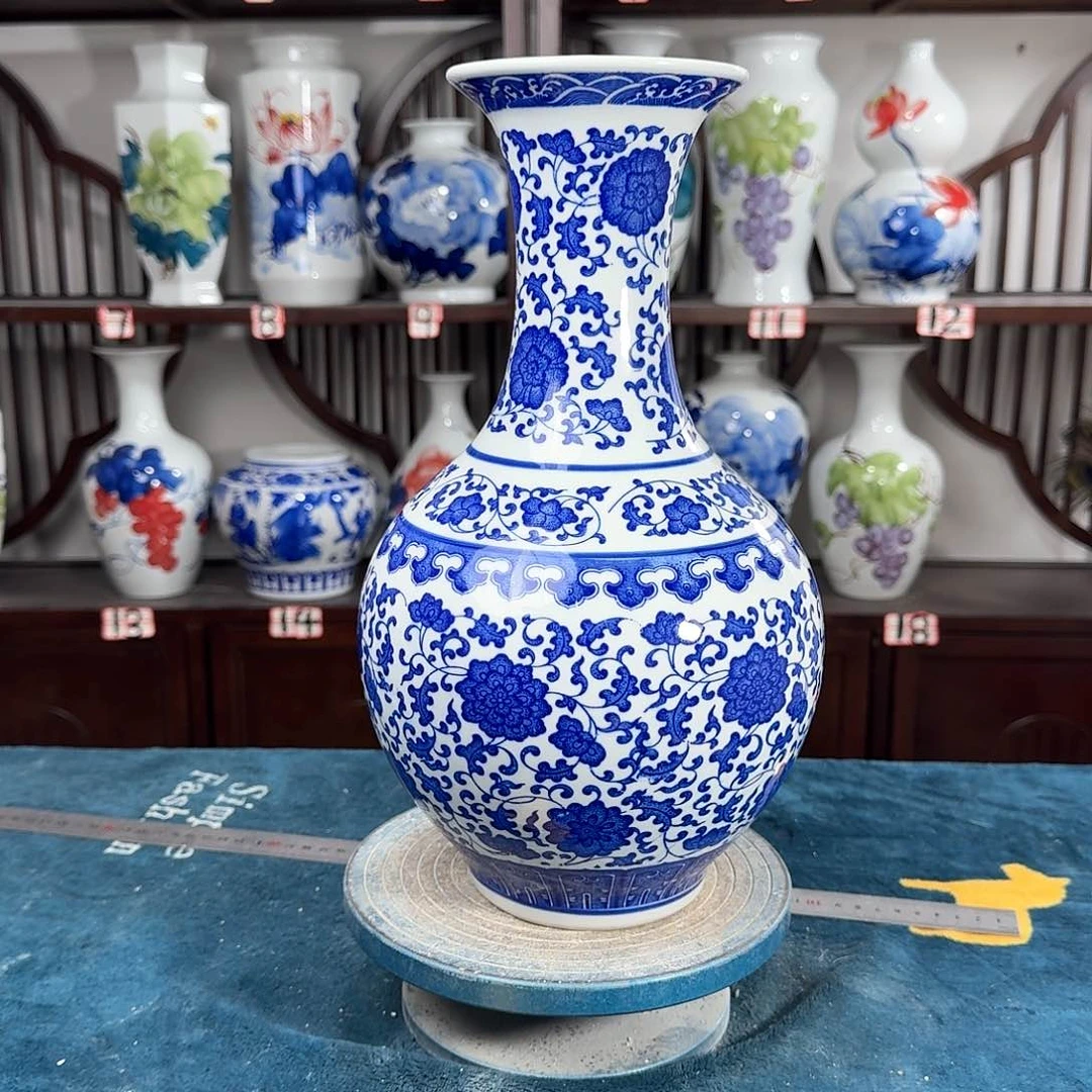 摆件景德镇陶瓷缠枝