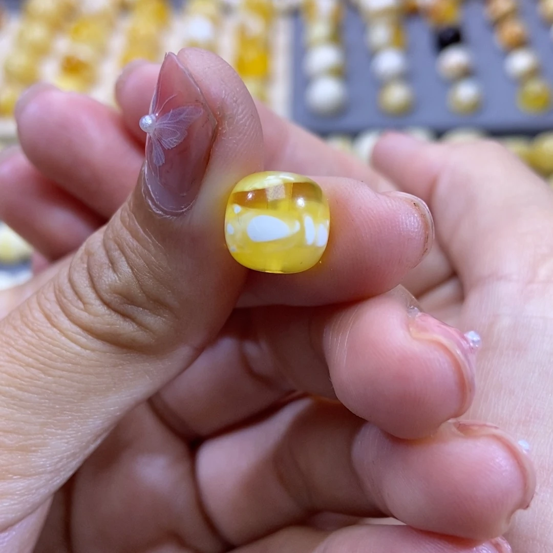 琥珀珠宝奇石未镶嵌10.7