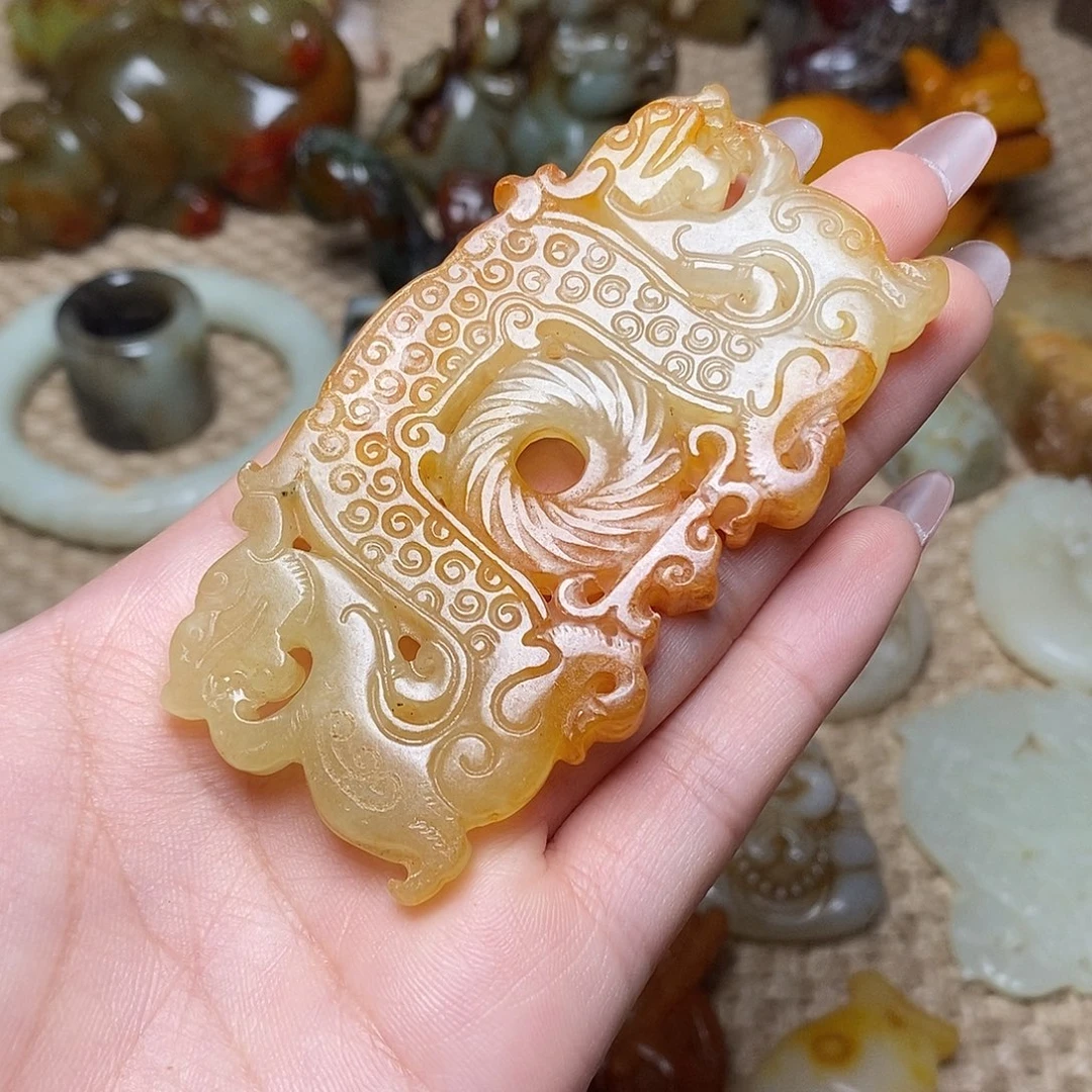 未镶嵌蛇纹石玉颈饰