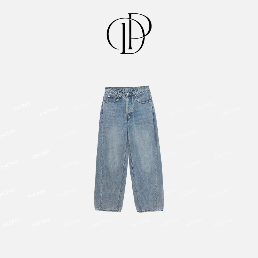 DACPAN-“大王裤”设计感烫钻弯刀牛仔裤 2025/盼·25042342