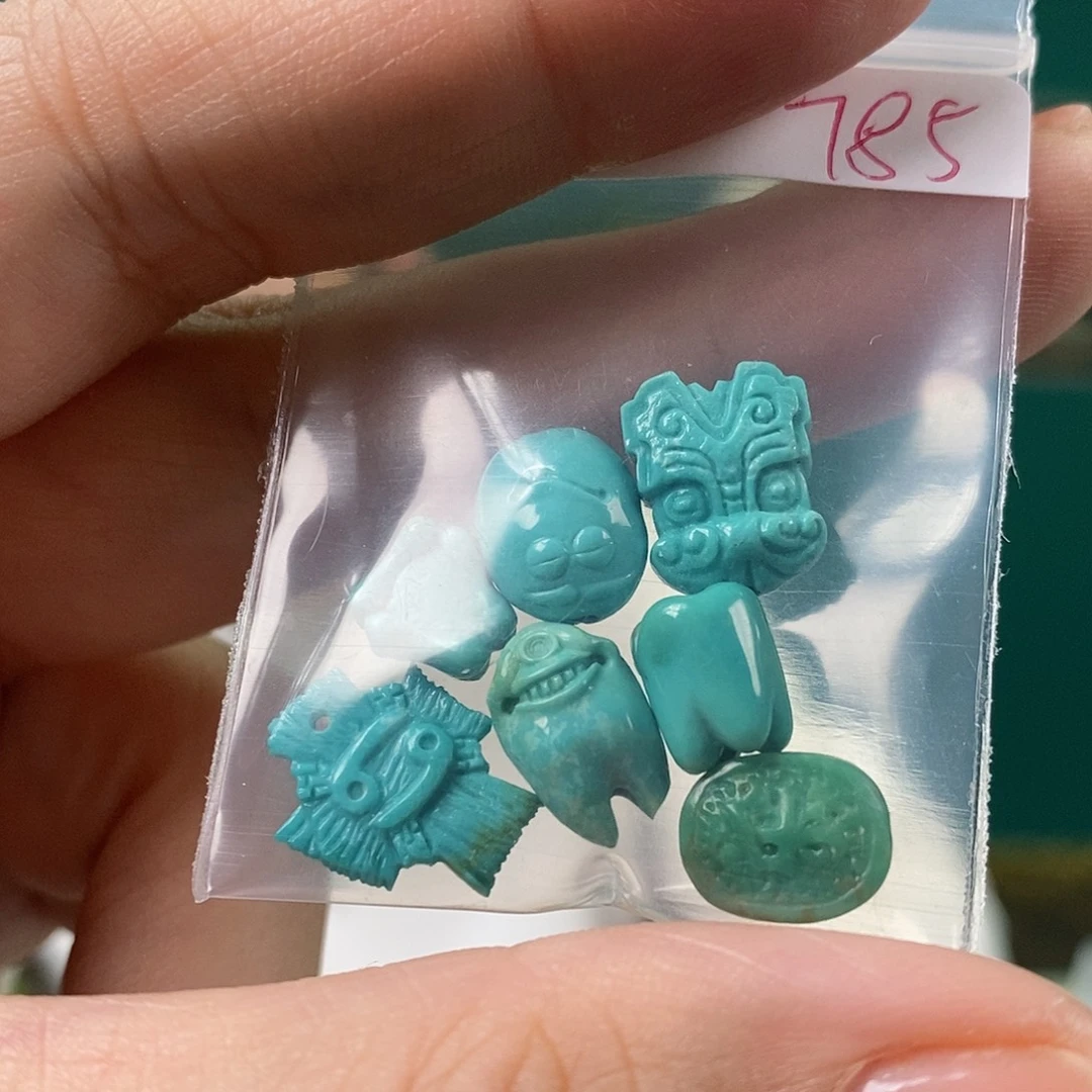 绿松石未镶嵌珠宝奇石