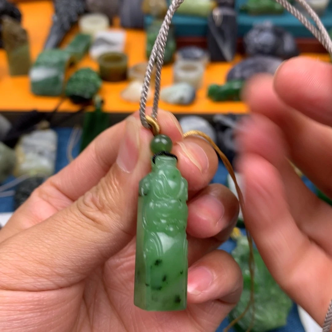 和田玉碧玉仿古挂件纯色绿色仿古兽瑞兽吊坠玉坠精美雕刻