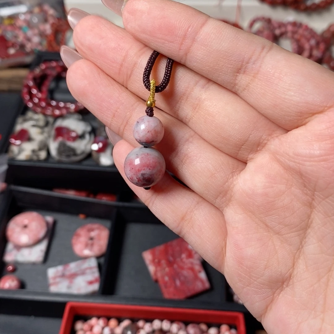 天然辰砂葫芦吊坠 两颗珠子