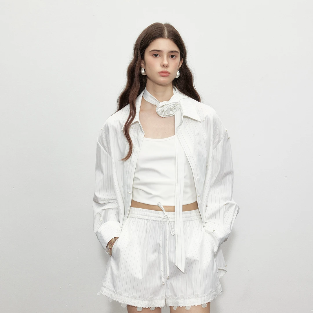 “白月光”仿珍珠钉珠条纹玫瑰花飘带长袖衬衫